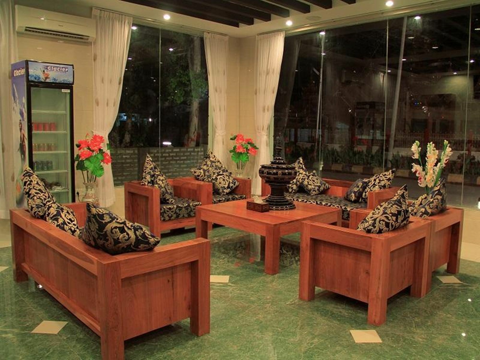 81 Hotel Inlay Nyaung Shwe Esterno foto