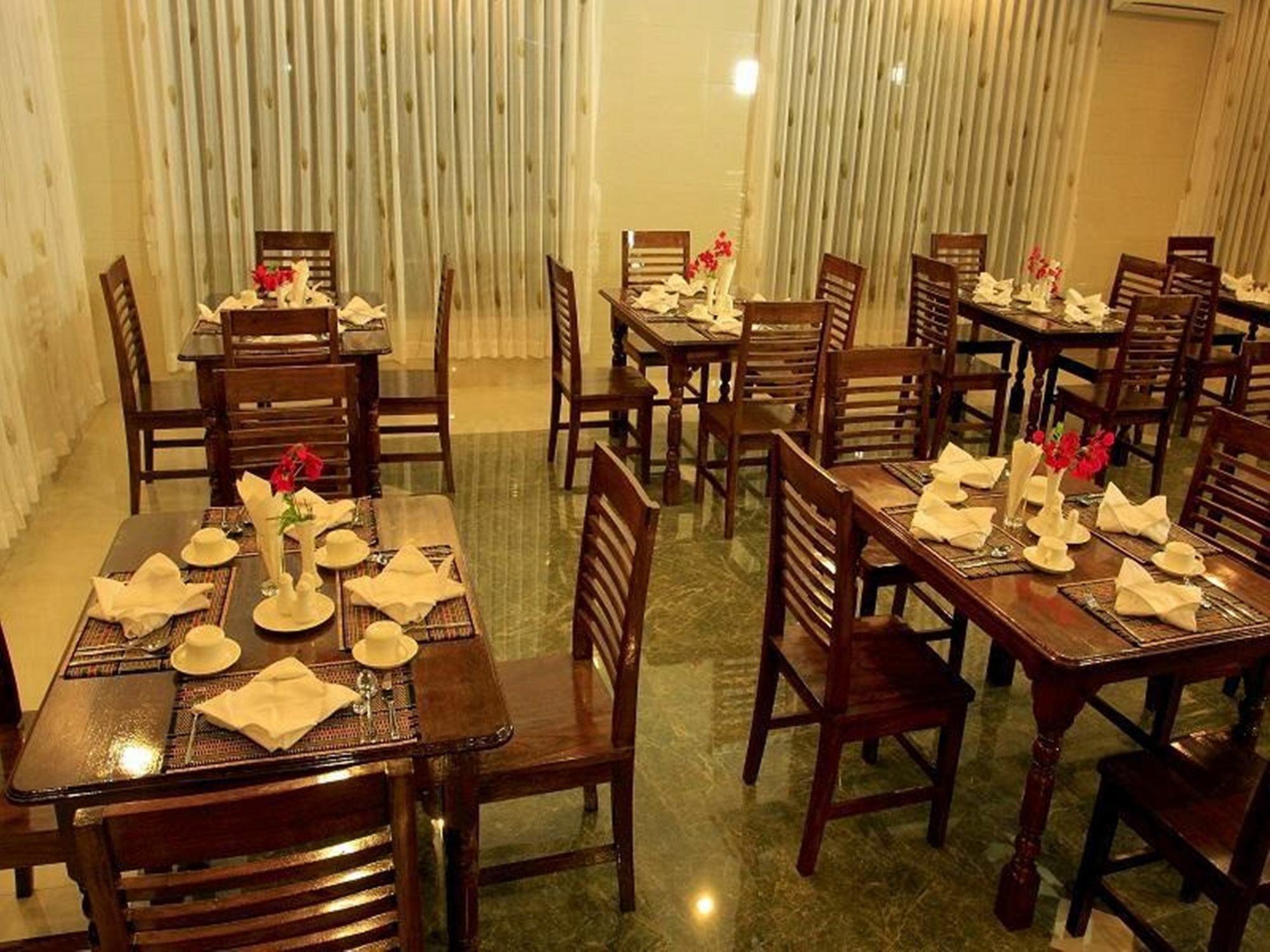 81 Hotel Inlay Nyaung Shwe Esterno foto