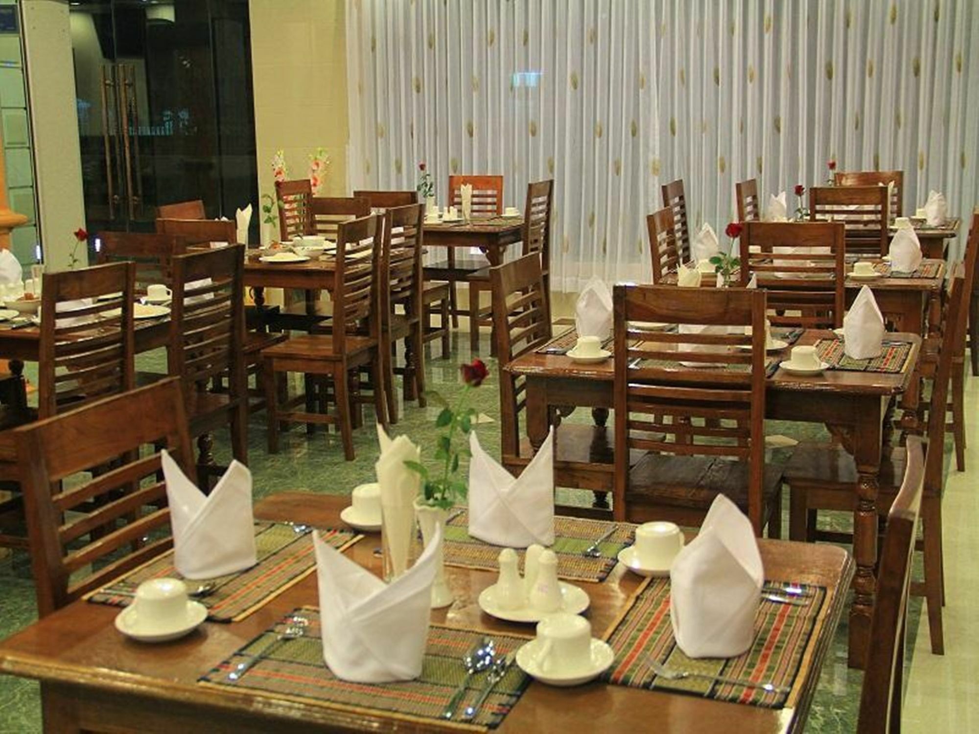 81 Hotel Inlay Nyaung Shwe Esterno foto